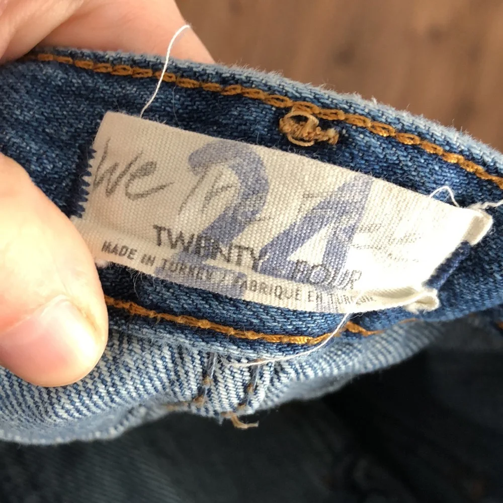 We The Free Free People 24 High Wasted Jean Shorts with Buttons - Picture 3 of 4